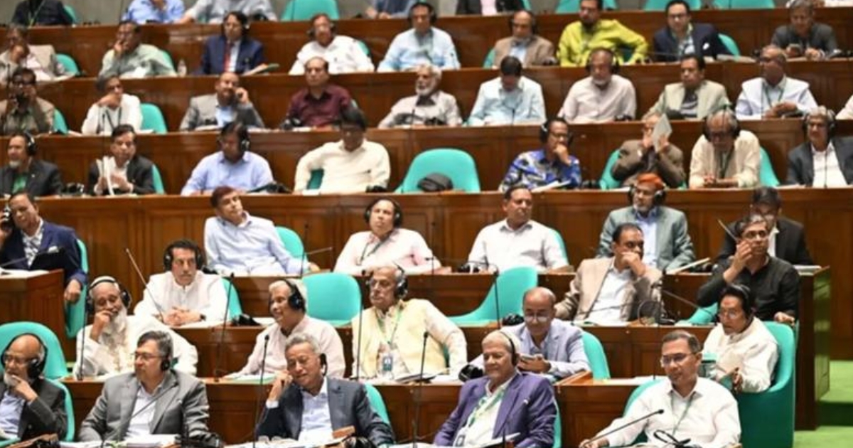 মুলতবি সংসদ শুরু, মুখোমুখি সরকারি ও বিরোধী দল