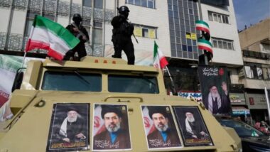 মধ্যপ্রাচ্যে হোটেল ও বাসাবাড়িতে আশ্রয় নিয়েছে হাজারো মার্কিন সেনা, খুঁজছে ইরান