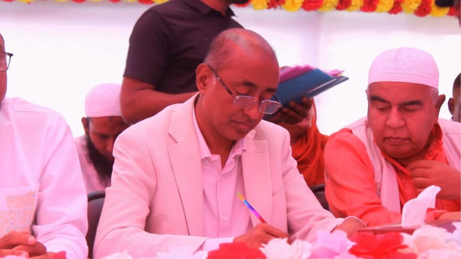 এনসিপি এনসিপি গণভোট নিয়ে অর্ধেক বুঝেছেন: আইনমন্ত্রী