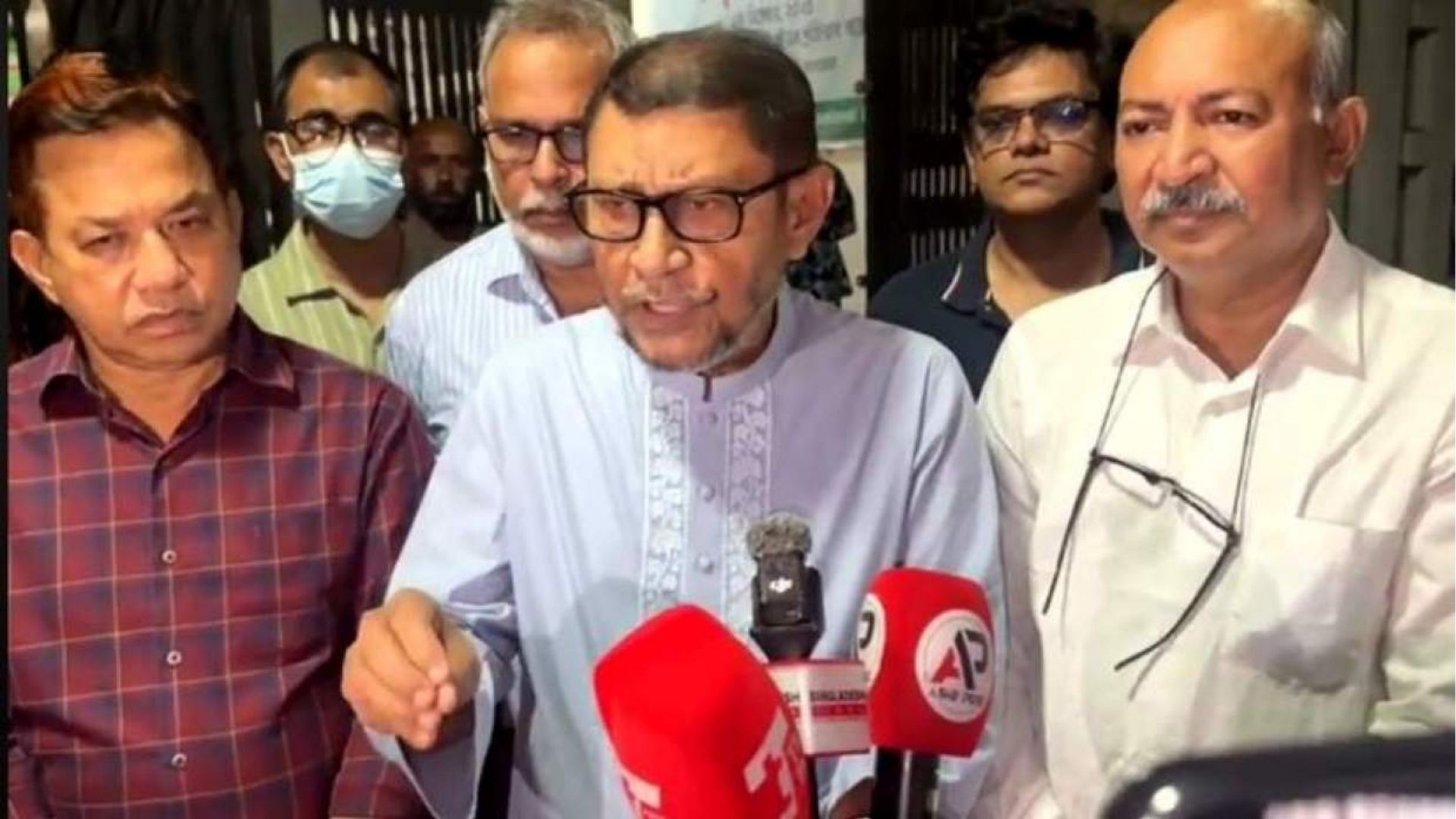 ২৪ ঘণ্টার মধ্যে সংক্রামক ব্যাধি হাসপাতালের আইসিইউ চালুর আশ্বাস স্বাস্থ্যমন্ত্রীর