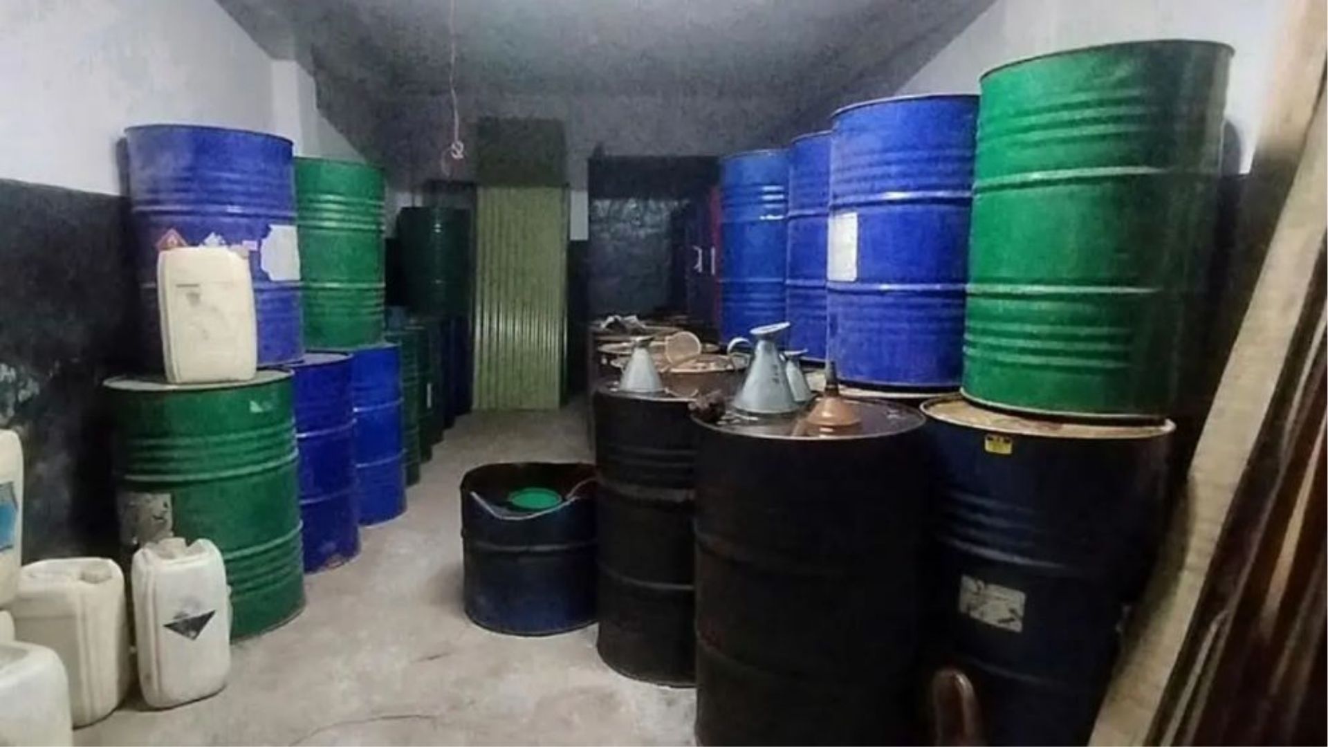 মেহেরপুরে সীমান্ত এলাকায় ৫৩৭৫ লিটার তেল জব্দ