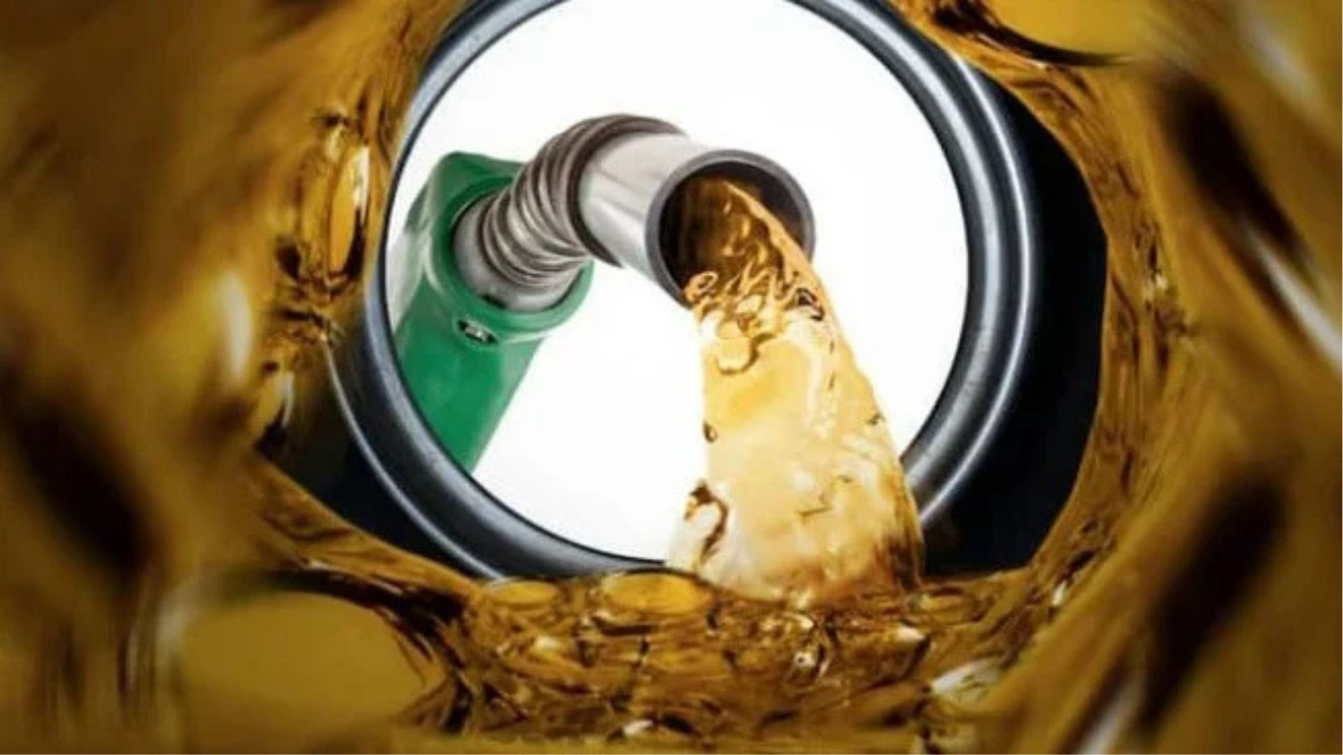 মার্কিন নিষেধাজ্ঞা ছাড়ের পর কাজাখস্তান থেকে ৭৬ ডলারে ডিজেল কেনার অনুমোদন দিল সরকার