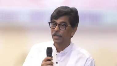 পাম্পে তেল না পেয়ে কৃষিমন্ত্রীকে কৃষকের ফোন, তবুও মেলেনি প্রতিকার