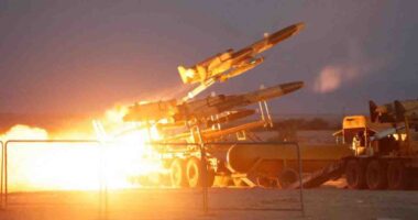 ইসরাইলে তৃতীয়বারের মতো ব্যালিস্টিক ক্ষেপণাস্ত্র হামলা হুথিদের