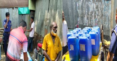 অবৈধভাবে তেল মজুতের অভিযোগে একজনকে ২০ হাজার টাকা জরিমানা