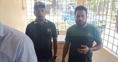 চান্দিনায় এসিল্যান্ডের নির্দেশে সাংবাদিককে হাতকড়া পরানোর অভিযোগ, তীব্র নিন্দা সচেতন মহলের