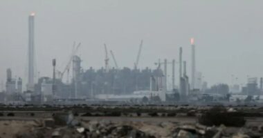 কাতারের তেলবাহী ট্যাংকারে ইরানি ক্ষেপণাস্ত্র হামলা, ২১ নাবিক উদ্ধার