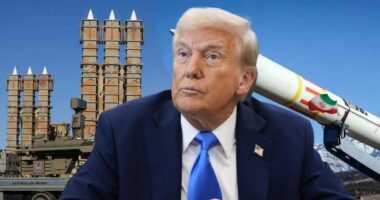 ইরানের ক্ষেপণাস্ত্রগুলো অচিরেই আমেরিকার মূল ভূখণ্ডে আঘাত হানতে সক্ষম হবে : ট্রাম্প