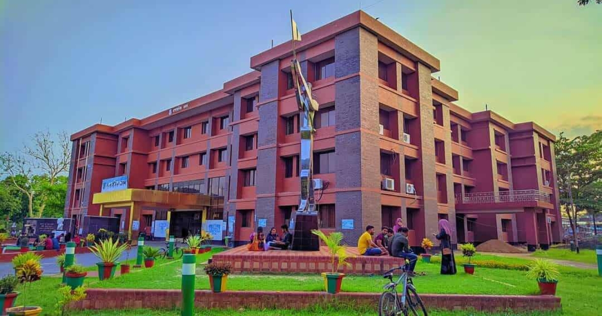 অষ্টম দিনে গড়াল পবিপ্রবির ডিভিএম শিক্ষার্থীদের ক্লাস পরীক্ষা বর্জন