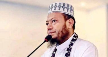 ‘ডানে-বামে ভুঁড়িওয়ালা লোক’ নারী এমপিদের নিয়ে আমির হামজার ‘বডি শেমিং’ মন্তব্যে তীব্র ক্ষোভ