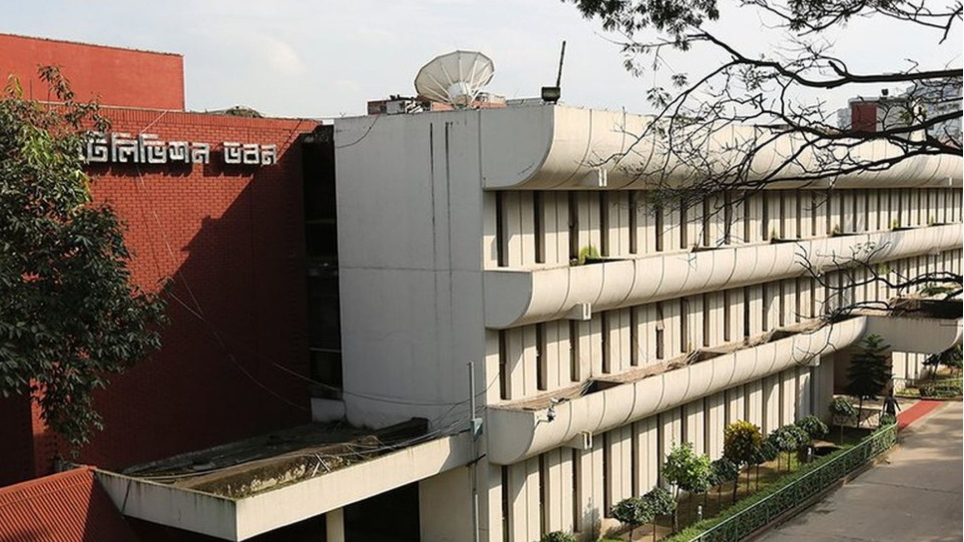 বিটিভির ডিজিটাল সম্প্রচার শিখতে তিন দেশে যাচ্ছেন ২১ কর্মকর্তা