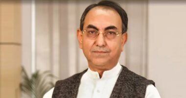 মির্জা আব্বাসকে সিসিইউ থেকে কেবিনে স্থানান্তর