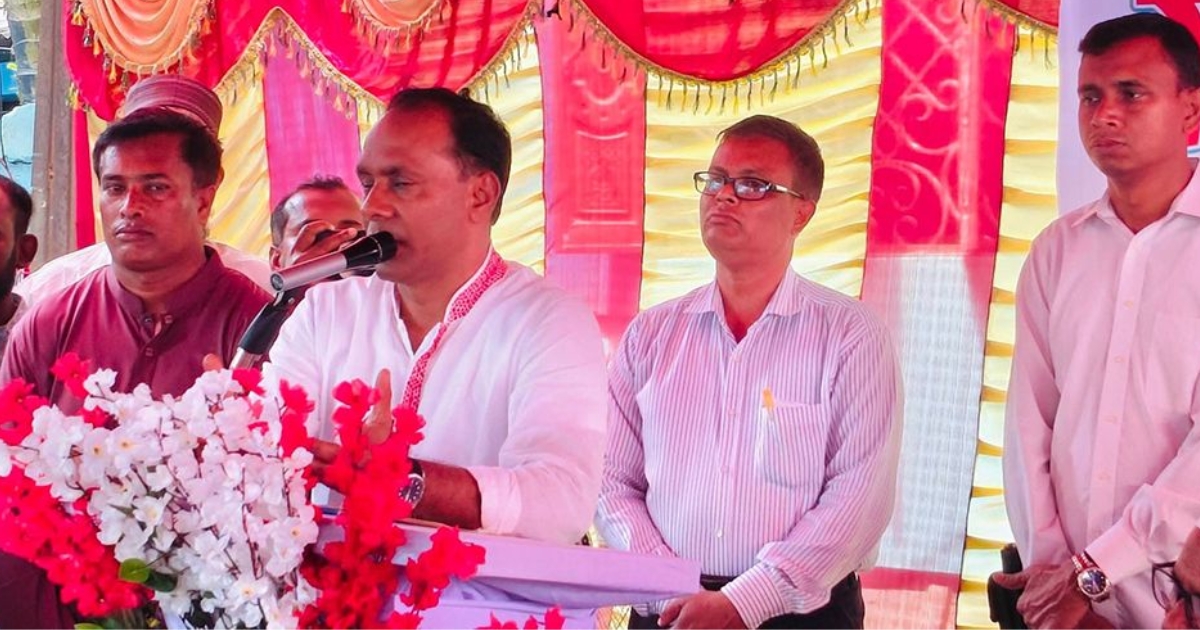 রাজনীতি করতে হলে শিক্ষকতা পেশা ছেড়ে দেওয়ার আহ্বান ডেপুটি স্পিকারের