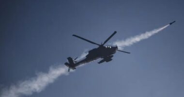 ভুল করে নিজ দেশেই বোমা ফেলেছে ইসরায়েলি হেলিকপ্টার