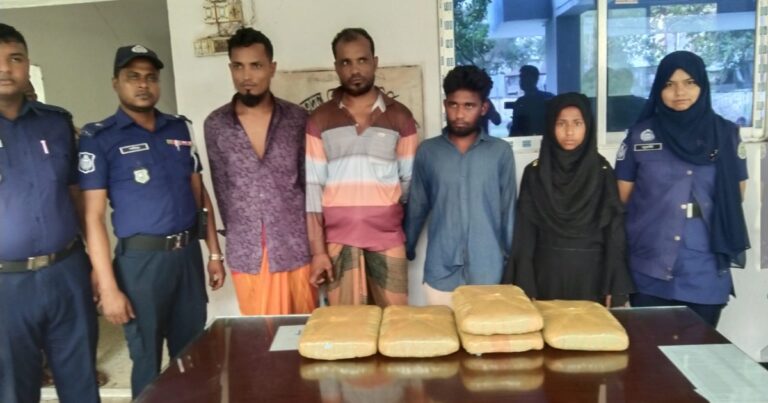 ৪ লক্ষ ৮০ হাজার টাকার গাঁজা নিয়ে ১ নারীসহ ৩ পুরুষ গ্রেপ্তার