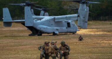 যুক্তরাষ্ট্রের স্পেশাল ফোর্সের সাথে ইরানের স্পেশাল ফোর্সের দফায় দফায় সংঘর্ষ