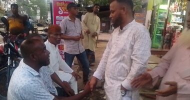 প্রতিদিন মানুষের কাছে গিয়ে খোঁজখবর নিচ্ছেন মোঃ সুমন মৃধা