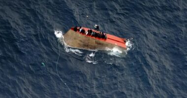 ভূমধ্যসাগরে নৌকাডুবি : বাংলাদেশিসহ নিখোঁজ ৭০, ২ লাশ উদ্ধার