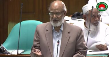 সংসদে দাঁড়িয়ে ‘কুমিল্লা’কে কুমিল্লা নামেই বিভাগ করার দাবি জানিয়েছেন সংসদ সভাপতি