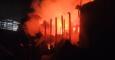 আগুনে পুড়লো গাজীপুর মিলগেইটের প্রায় ৫০টি বসতঘর