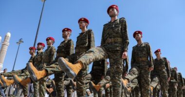 ইসরাইলে একযোগে ইরান, হিজবুল্লাহ ও হুতির হামলা