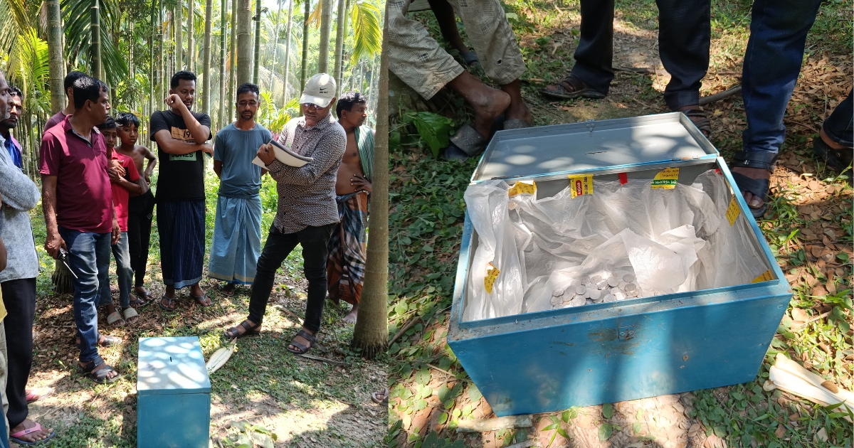 লালমোহনে মন্দিরের দান বাক্সের লক্ষাধিক টাকা চুরির অভিযোগ