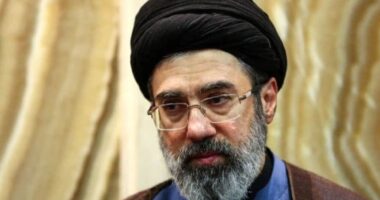 ইরানকে প্রস্তর যুগে ফিরিয়ে নেওয়ার হুমকি, যুক্তরাষ্ট্রকে তীব্র ভাষায় নিন্দা মোজতবা খামেনির