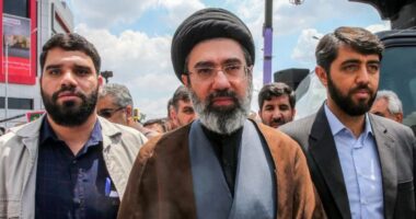 কমান্ডারদের মৃত্যু ইরানি বাহিনীর আদর্শে কোনো “বিঘ্ন” ঘটাবে না : মোজতবা খামেনি