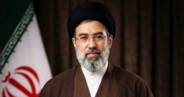 অচেতন মোজতবার চিকিৎসা চলছে ইরানেই, জড়িত নেই সিদ্ধান্ত গ্রহণে : টাইমসের প্রতিবেদন