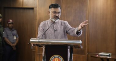 পথচারীর নিরাপত্তার জন্য ফুটপাত দখলমুক্তের কাজ শুরু হয়েছে : ডিএনসিসি প্রশাসক