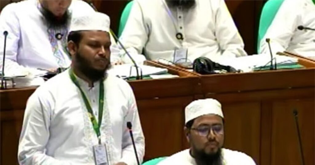 ৮ পাম্প ঘুরে তেল না পেয়ে লোকাল বাসে সংসদে এসেছি: এমপি সালাহ উদ্দিন আইউবী