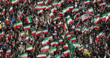 ইরানের সব বিদ্যুৎকেন্দ্রের চারদিকে তরুণদের মানববন্ধন তৈরির আহ্বান