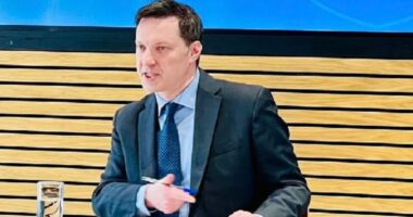 ট্রাম্পের সর্বশেষ হুমকি ‘নৈতিকভাবে নিন্দনীয়’: মাইকেল বেকার