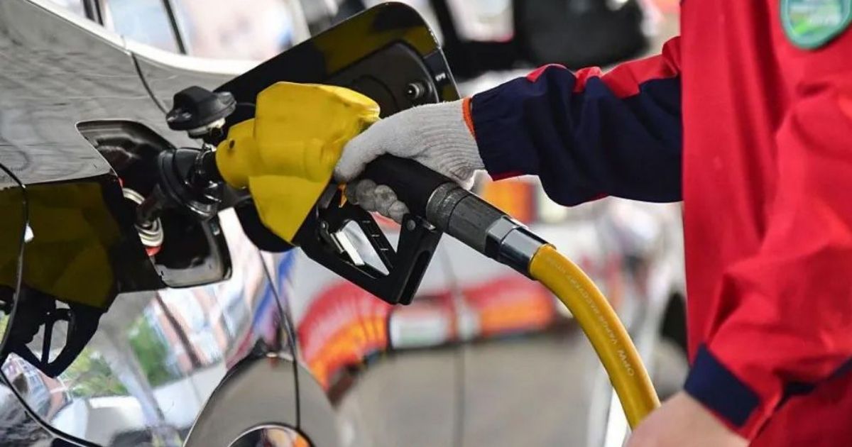 যুদ্ধবিরতির পর তেলের দাম কমেছে অন্তত ১৫ শতাংশ