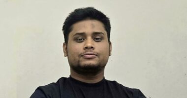 ২৮ বিচারককে শোকজ, বিচার বিভাগকে ভয় দেখিয়ে শক্তিশালী করা যায় না, বরং দুর্বল করে ফেলা হয় : হাসনাত