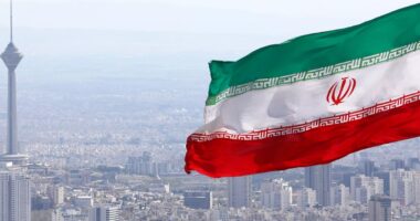 যুদ্ধবিরতি লঙ্ঘনে যুক্তরাষ্ট্রকে চরম হুঁশিয়ারি, চীনকে জামিনদার হিসেবে দেখতে চায় ইরান