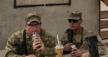 ইরান যুদ্ধে ‘মানসিক চাপে’ ৯.৫ লাখ গ্যালন কফি খেয়েছেন মার্কিন সেনারা