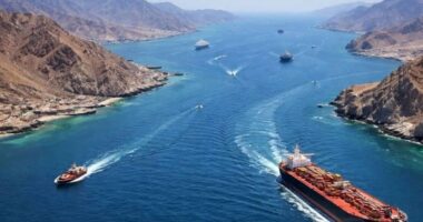 যুদ্ধবিরতি লঙ্ঘন ফের হরমুজ প্রণালি বন্ধ করল ইরান