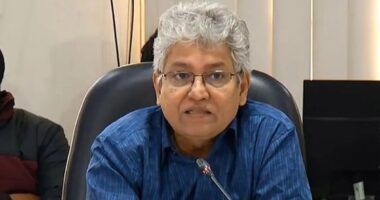 দলীয় সরকারের অধীনে কখনো ভালো নির্বাচন হয় না : মাসুদ কামাল