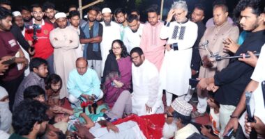 অনশনরত শিক্ষার্থীদের শারীরিক অবস্থার অবনতি