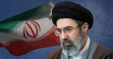 মোজতবা খামেনির মুখমণ্ডল বিকৃত হয়েছে, ‘হারিয়েছেন পা’