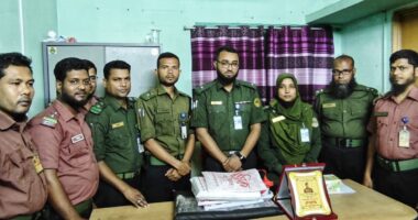 ভাঙ্গুড়ায় আনসার-ভিডিপি কর্মকর্তার বদলিজনিত বিদায় সংবর্ধনা