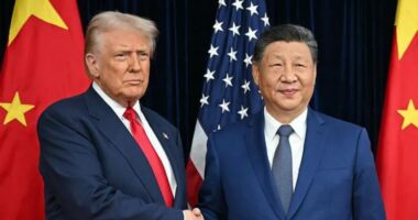 ইরানকে অস্ত্র না দিতে শি জিনপিংকে চিঠি পাঠালেন ট্রাম্প