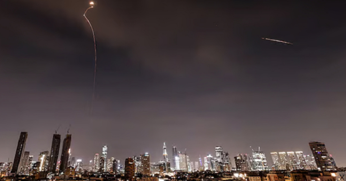 সন্ধ্যায় ইসরায়েলে রকেট হামলা করল লেবাননের যোদ্ধারা