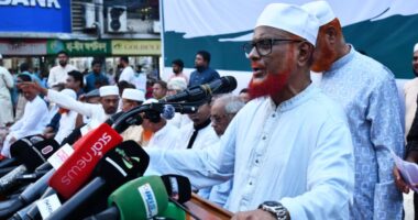 জনগণের ভাষা বুঝুন, তাদের আন্দোলনে নামতে বাধ্য করবেন না: এ টি এম আজহার