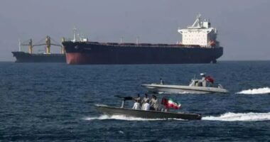 যুদ্ধ শেষ না হওয়া পর্যন্ত হরমুজ প্রণালি নিয়ন্ত্রণে রাখবে ইরান