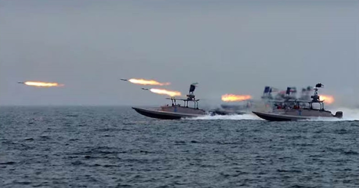 সংঘাতে নতুন মোড়, মার্কিন সামরিক জাহাজে হামলা চালাল ইরান