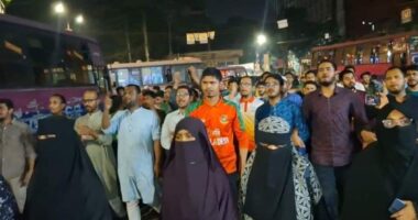 ডাকসু নেতাদের ওপর হামলার প্রতিবাদে জকসুর বিক্ষোভ