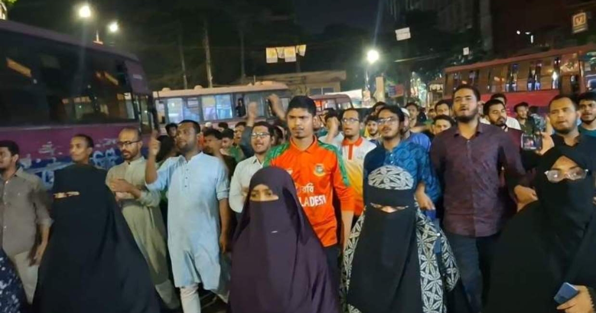 ডাকসু নেতাদের ওপর হামলার প্রতিবাদে জকসুর বিক্ষোভ