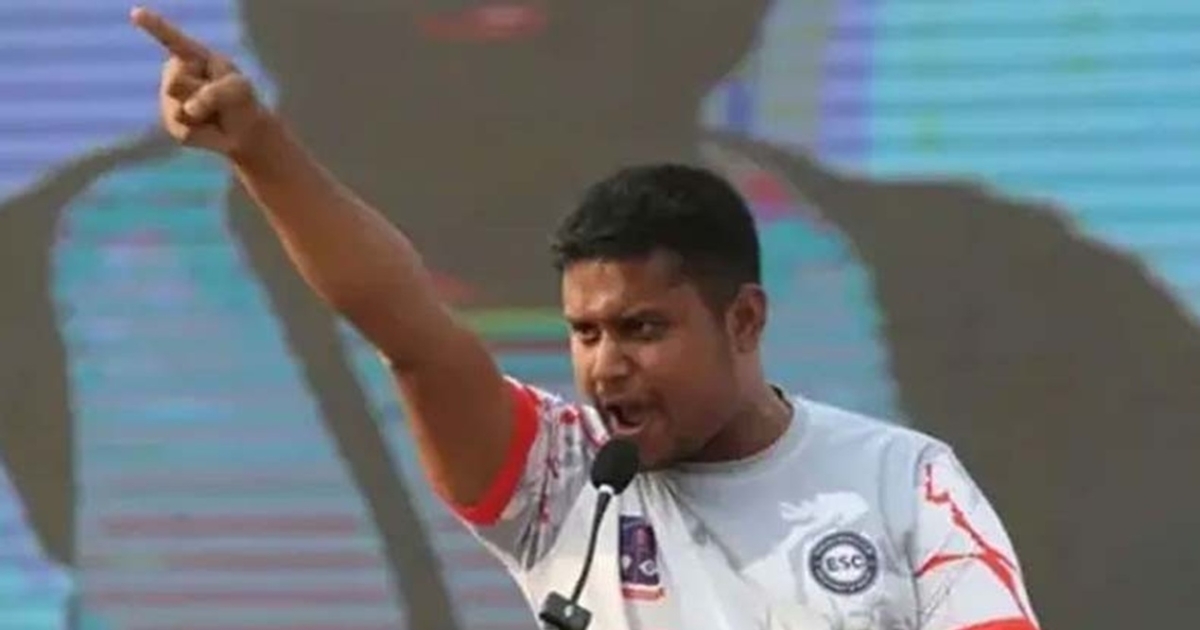 হঠাৎ হাসনাত আবদুল্লাহর ফেসবুকে রহস্যজনক ‘লাল কার্ড’ পোস্ট!